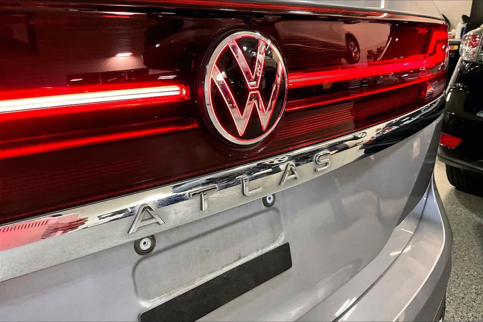 Used 2024 Volkswagen Atlas SE FWD image 10