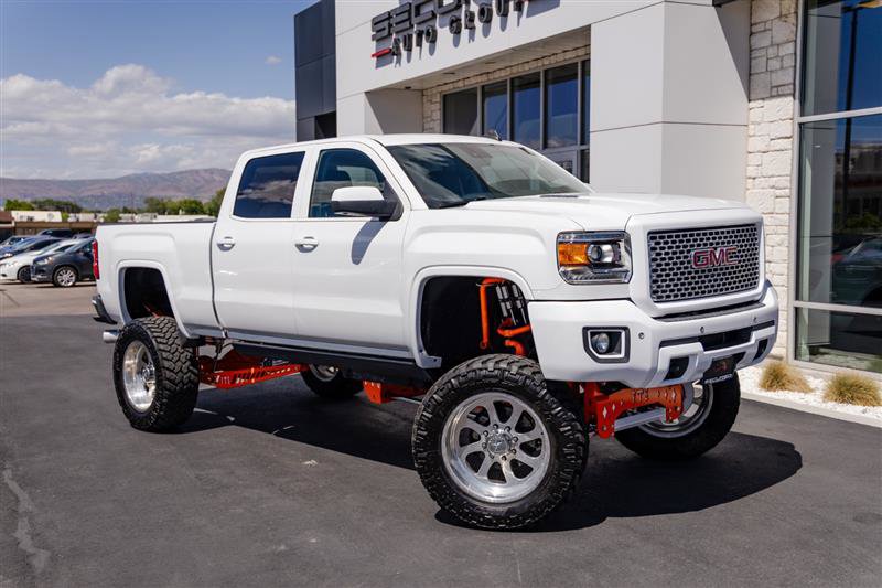 Used 2015 GMC Sierra 2500 SLT w/ Duramax Plus Package AWD/4WD image 2