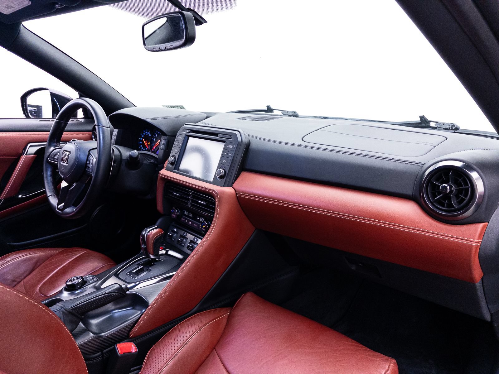 Used 2020 Nissan GT-R Premium w/ Premium Interior Package AWD/4WD image 28