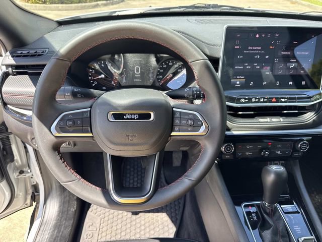 Used 2025 Jeep Compass Trailhawk image 26