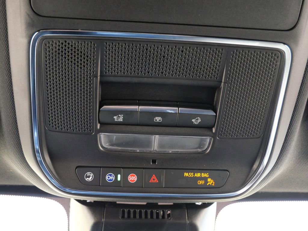 Used 2025 Chevrolet Equinox RS w/ Safety and Technology Package AWD/4WD image 17