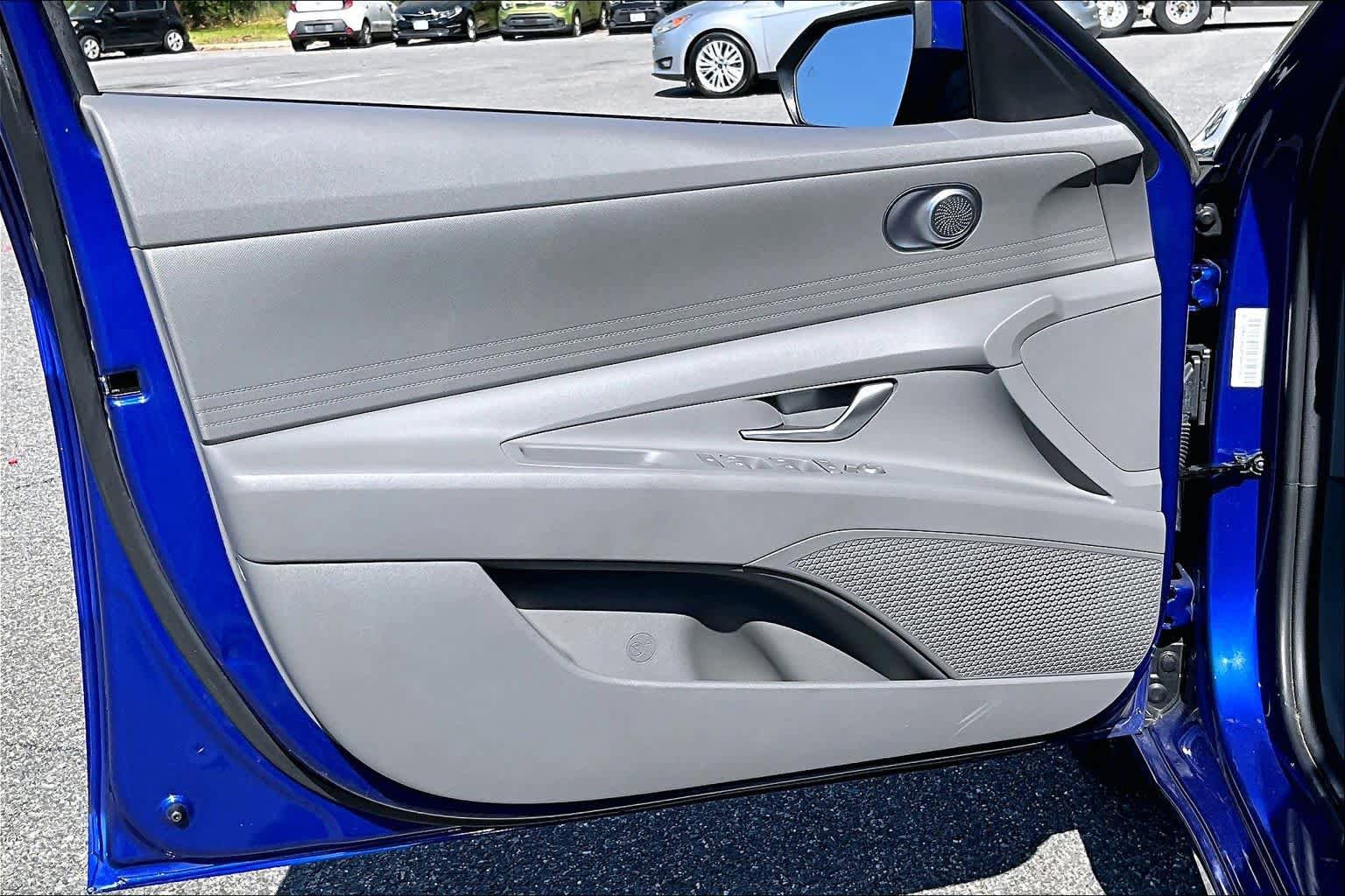 Used 2023 Hyundai Elantra SE FWD image 21