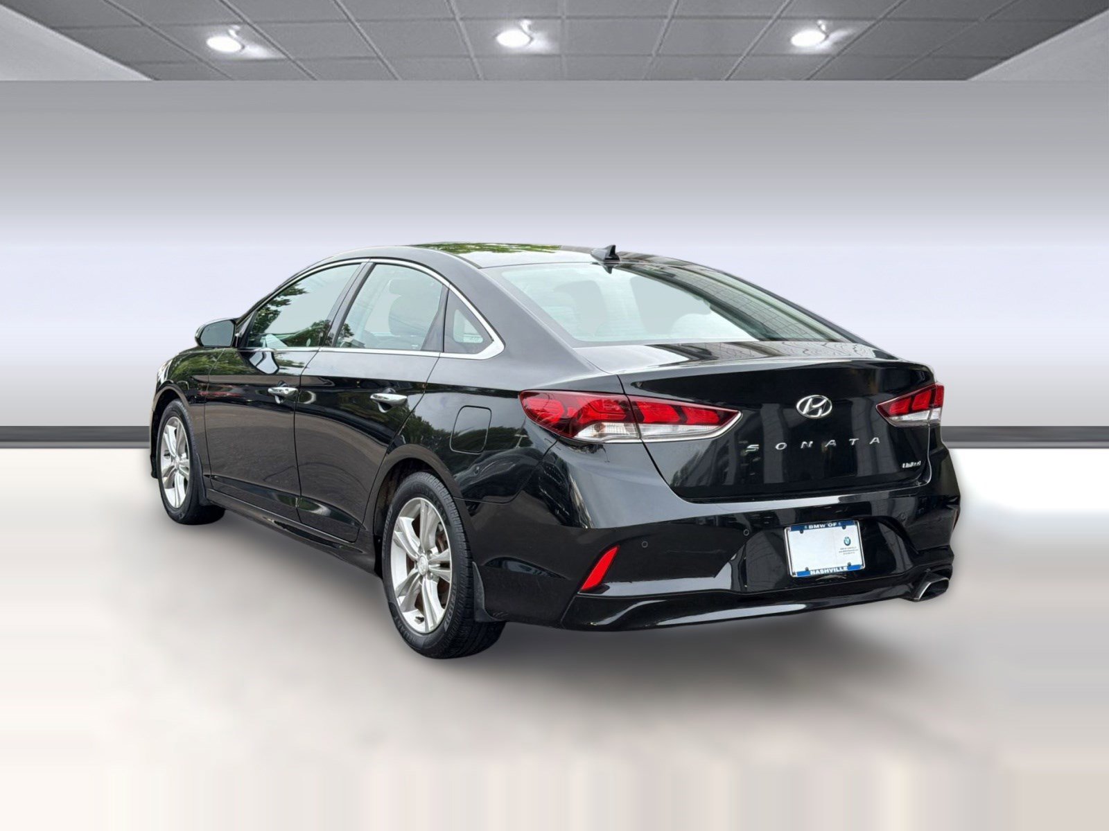 Used 2018 Hyundai Sonata Limited w/ Limited Ultimate Package 03 FWD image 3