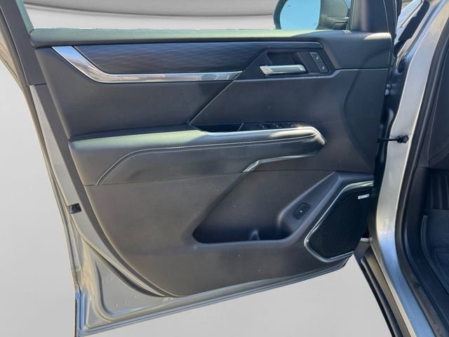 Used 2025 GMC Acadia Elevation w/ LPO, Floor Liner Package image 10