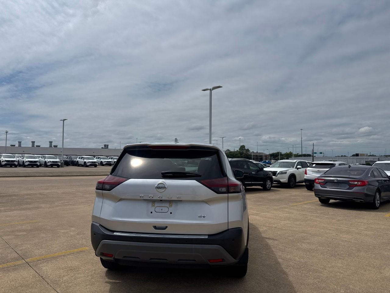 Certified 2021 Nissan Rogue SV FWD image 17