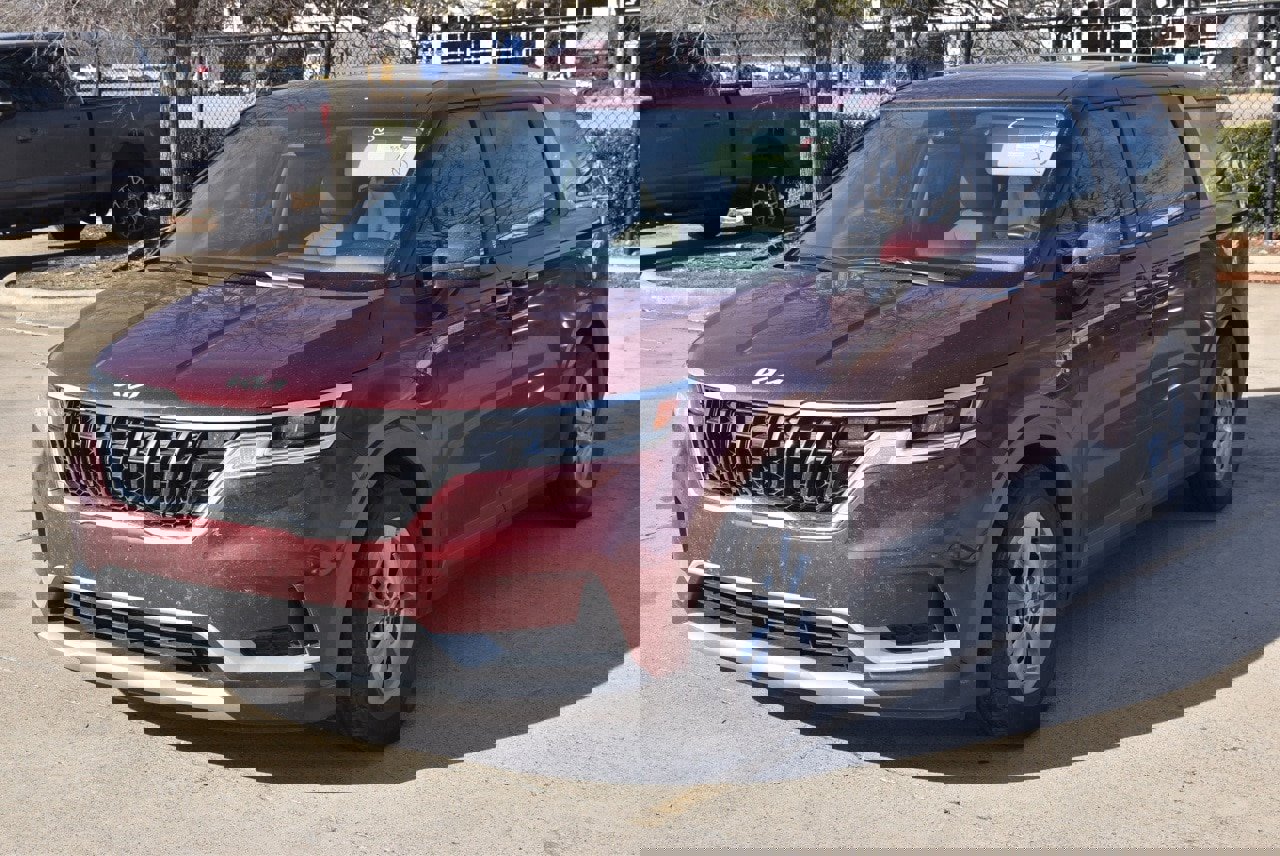 Used 2022 Kia Carnival LX