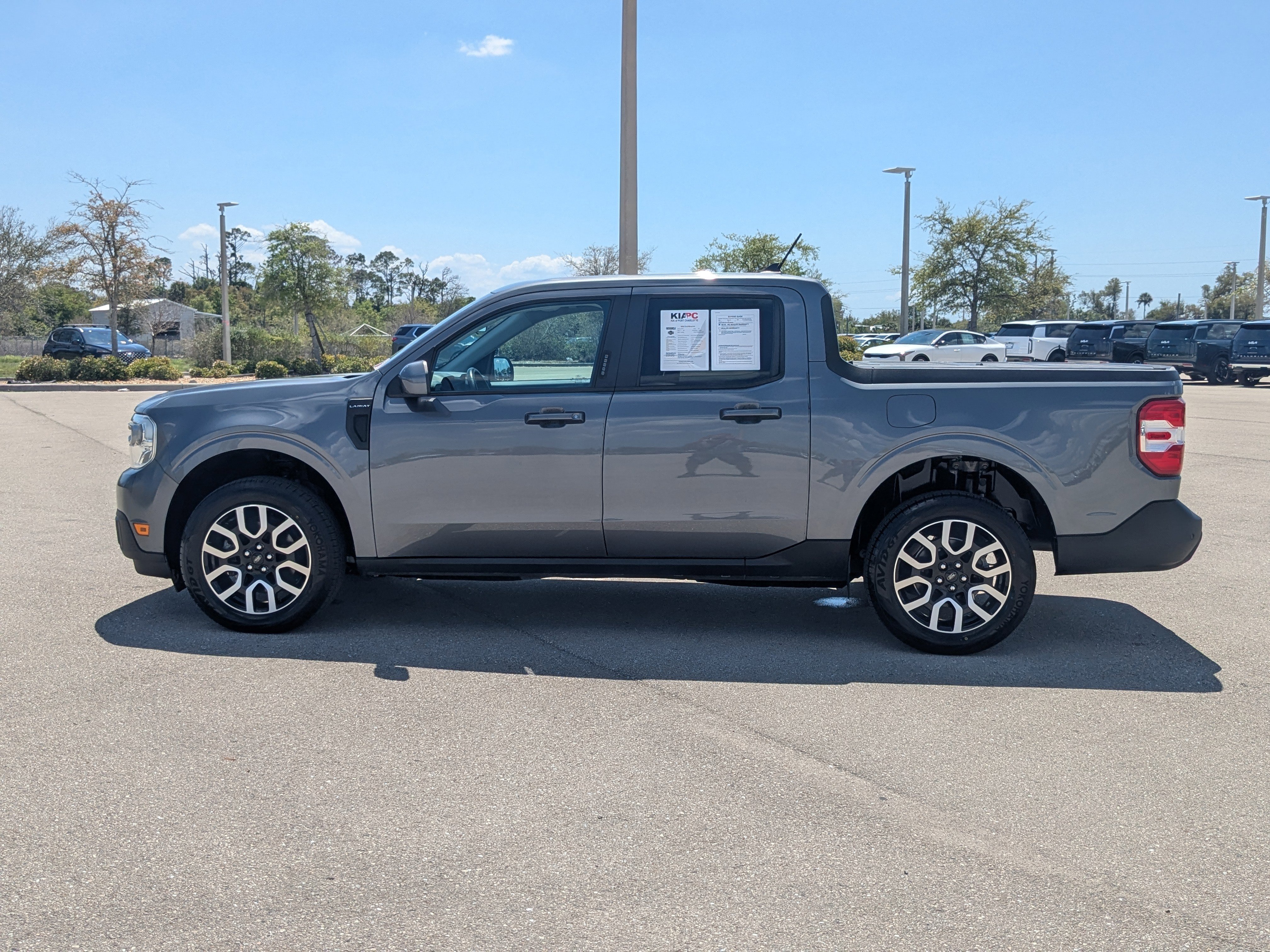 Used 2022 Ford Maverick Lariat w/ Lariat Luxury Package image 8