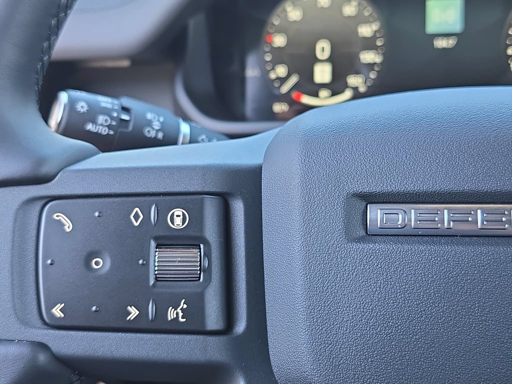New 2026 Land Rover Defender 110 X-Dynamic SE AWD/4WD image 18
