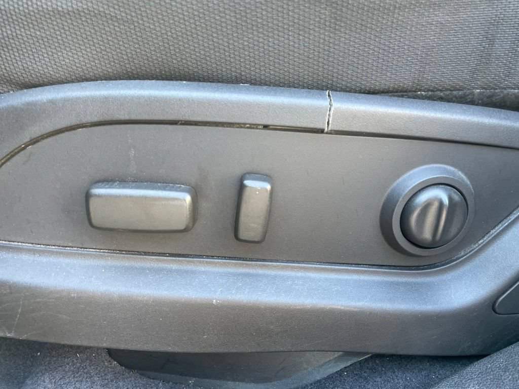 Used 2011 GMC Acadia SLE FWD image 17
