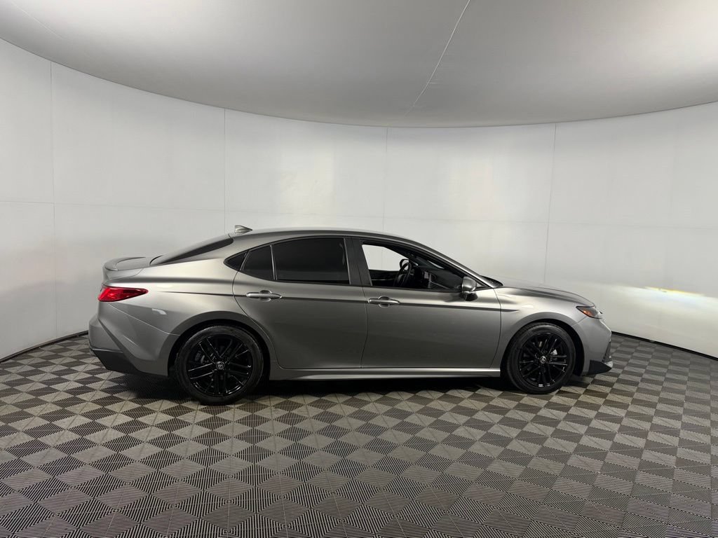 Used 2025 Toyota Camry SE w/ Convenience Package FWD image 5