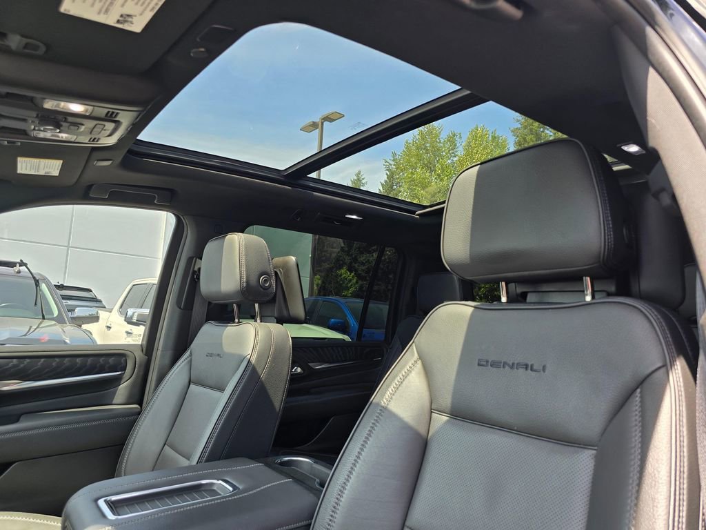Used 2023 GMC Yukon XL Denali w/ Denali Reserve Package AWD/4WD image 27