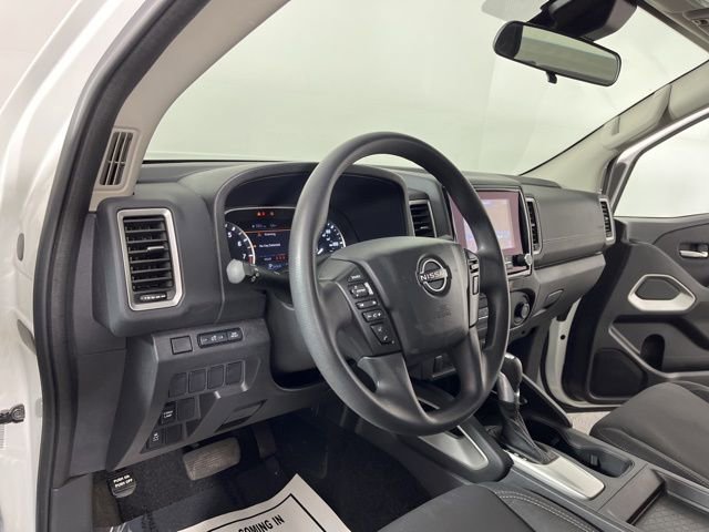 Used 2024 Nissan Frontier SV image 19