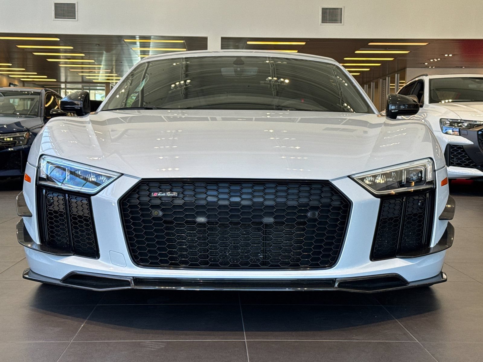 Used 2018 Audi R8 V10 plus w/ Full Leather Package AWD/4WD image 7