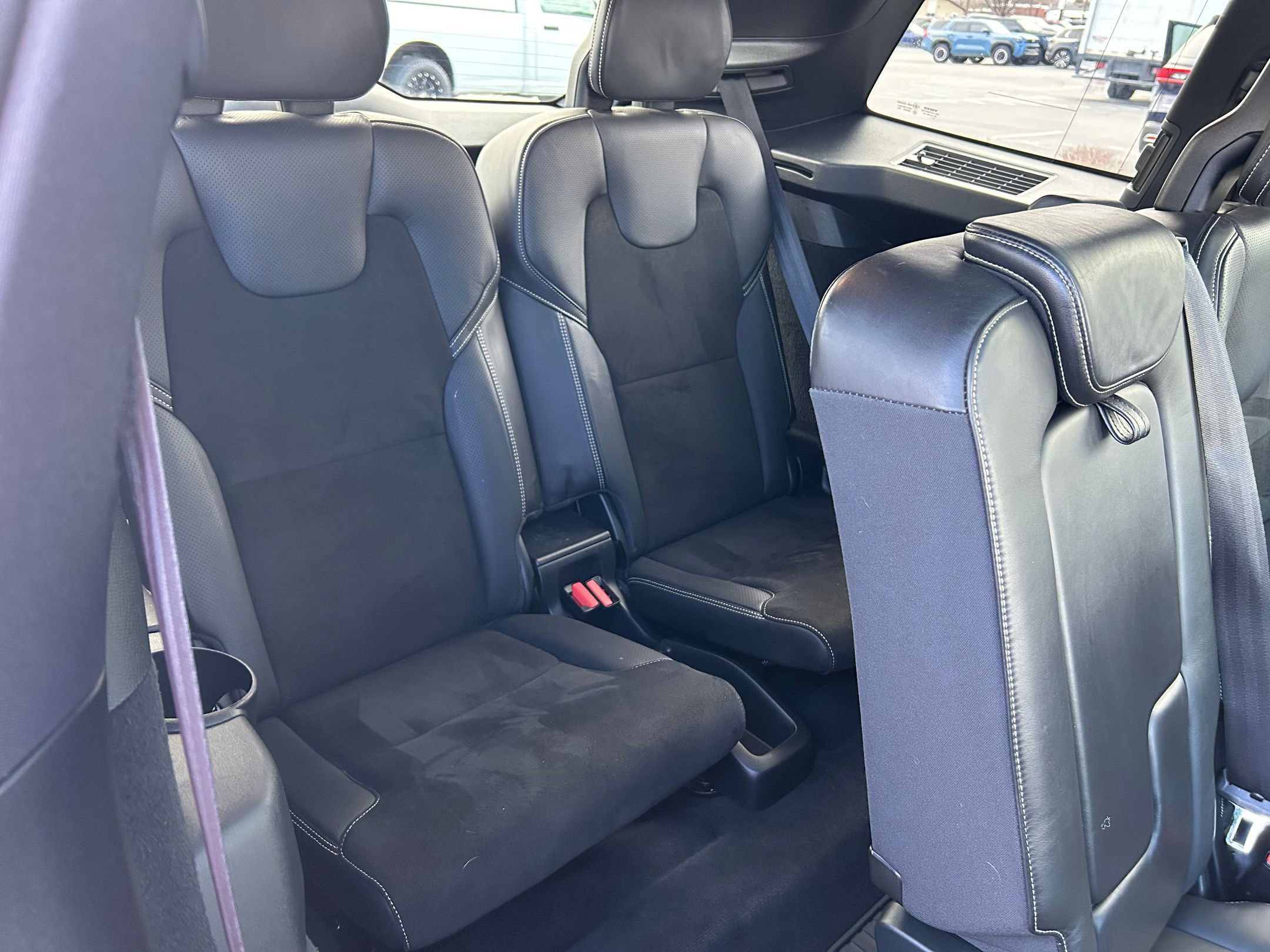 Used 2016 Volvo XC90 T6 R-Design w/ Protection Package Plus image 28