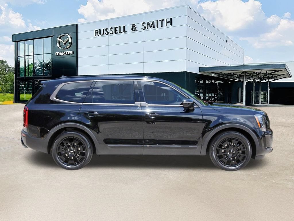 Used 2022 Kia Telluride SX w/ Nightfall Edition Package AWD/4WD image 3