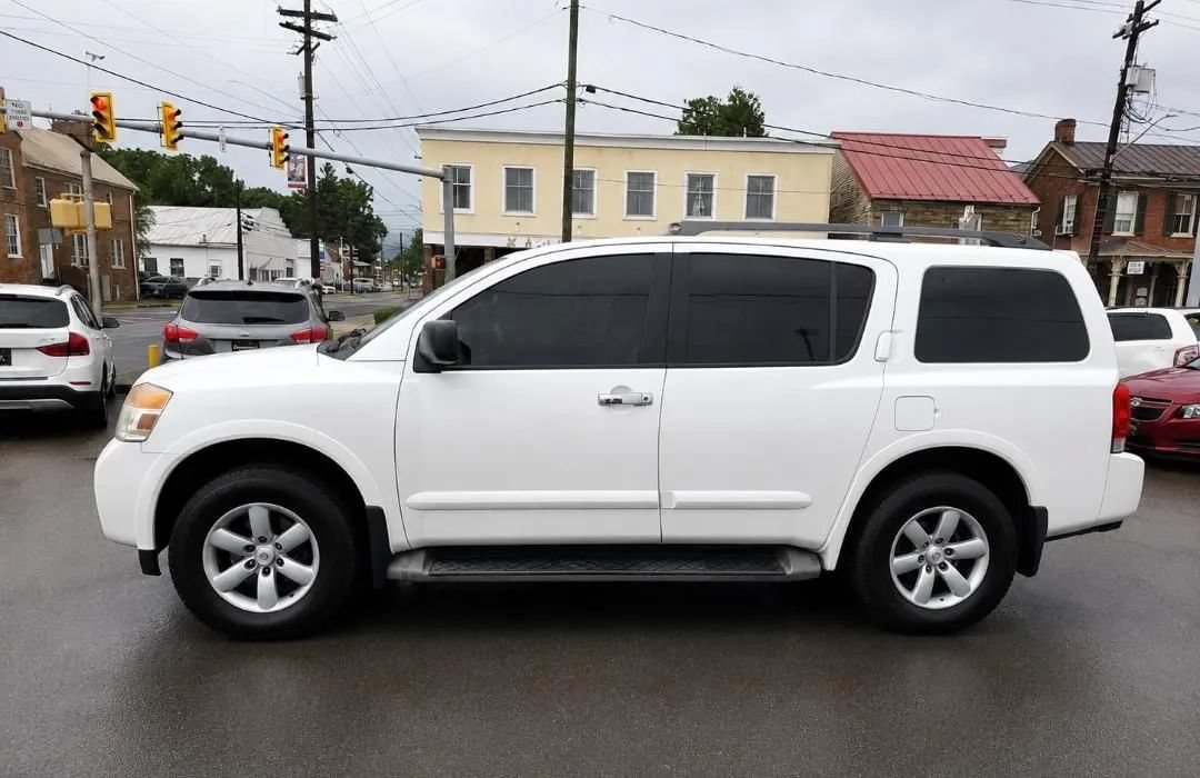Used 2013 Nissan Armada SV AWD/4WD image 3