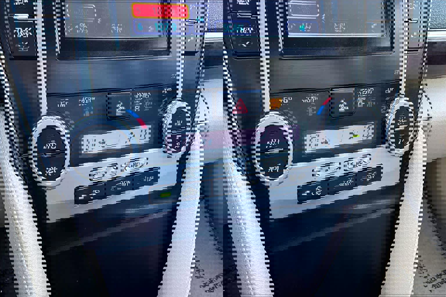 Used 2012 Toyota Camry XLE image 33