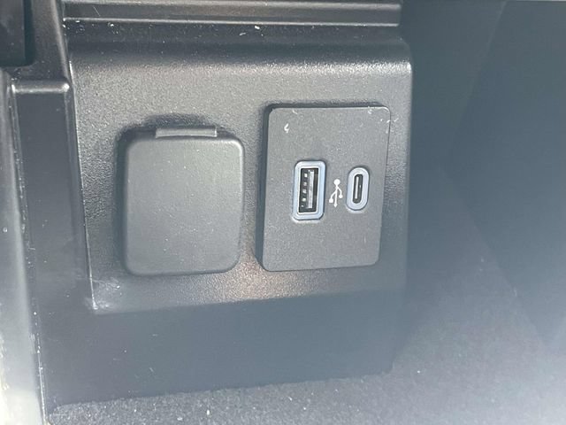 Used 2023 Ford Explorer XLT RWD image 19