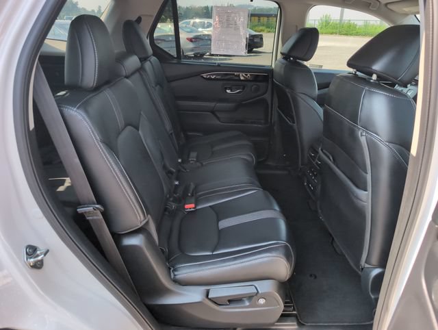 Used 2023 Honda Pilot Touring image 12