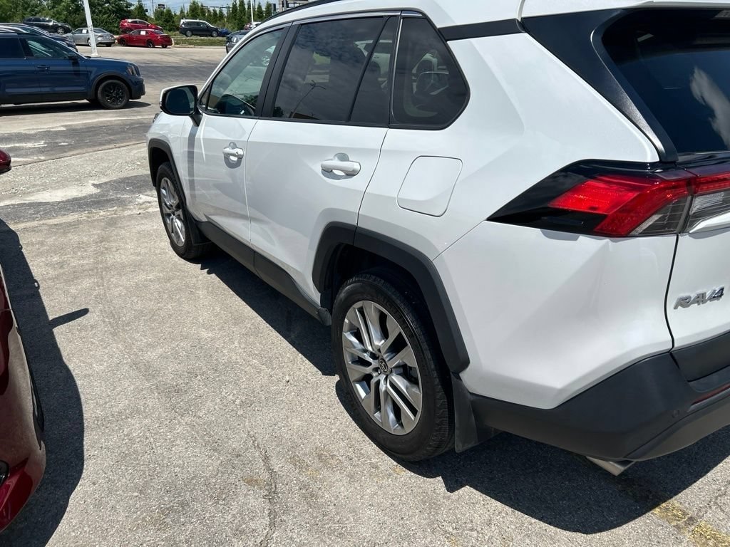 Used 2023 Toyota RAV4 XLE Premium FWD image 3