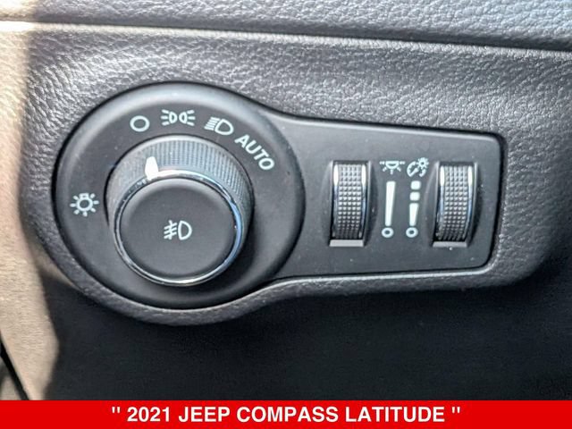 Used 2021 Jeep Compass Latitude w/ Convenience Group AWD/4WD image 19