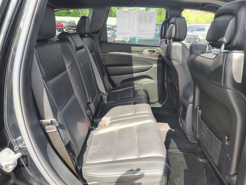 Used 2017 Jeep Grand Cherokee Overland AWD/4WD image 25