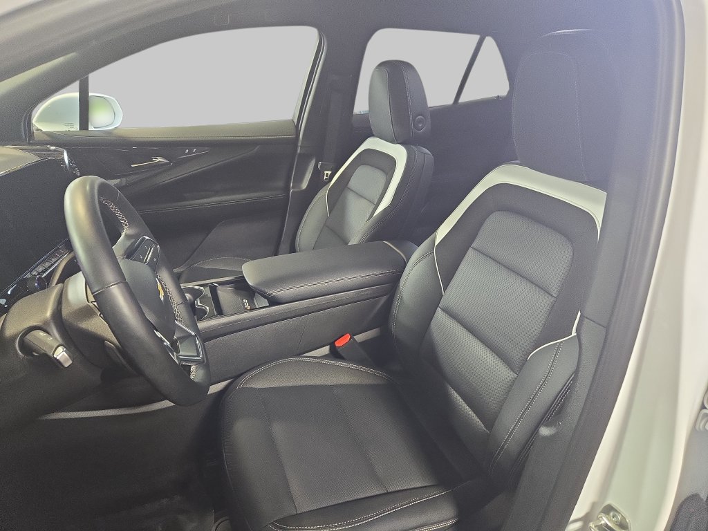 Used 2024 Chevrolet Blazer EV LT AWD/4WD image 17