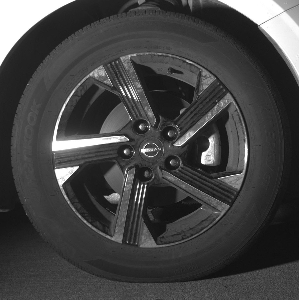 Used 2025 Nissan Sentra SV image 13