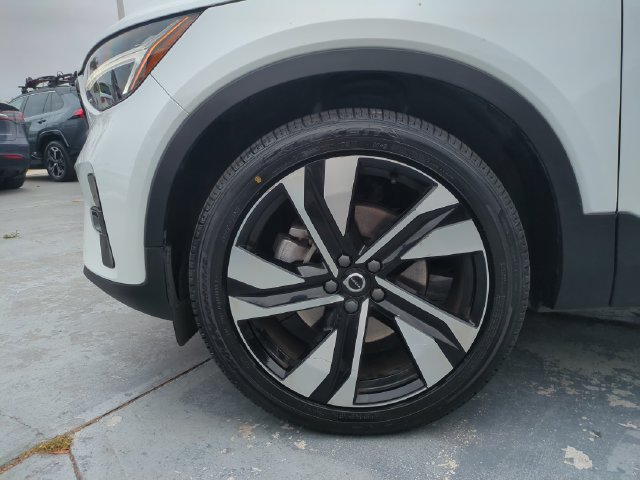 Certified 2023 Volvo XC40 B5 Plus w/ Protection Package Premier AWD/4WD image 10