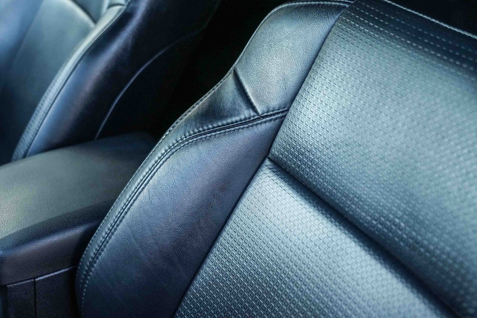 Used 2018 Toyota Tacoma TRD Off-Road w/ TRD Premium Off Road Package AWD/4WD image 31