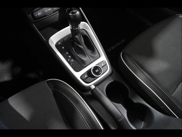 Certified 2022 Hyundai Venue Limited image 16