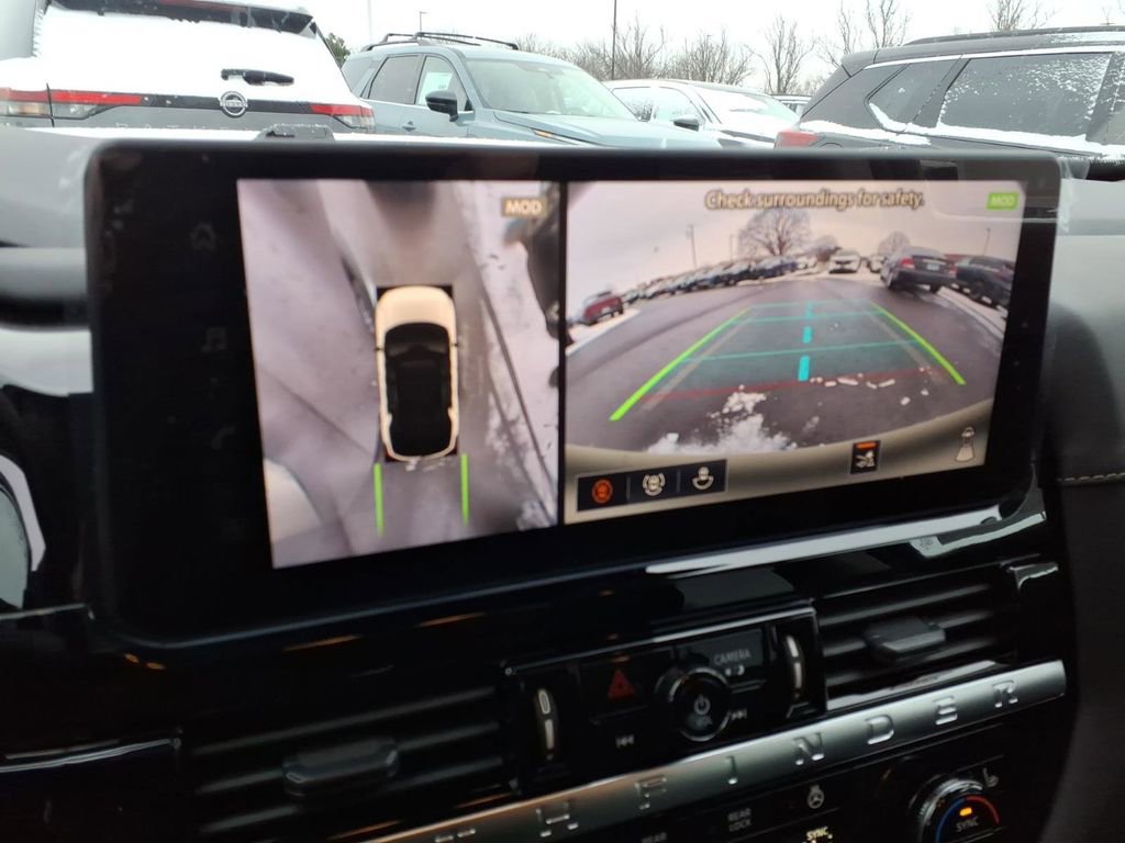 New 2026 Nissan Pathfinder SL image 10