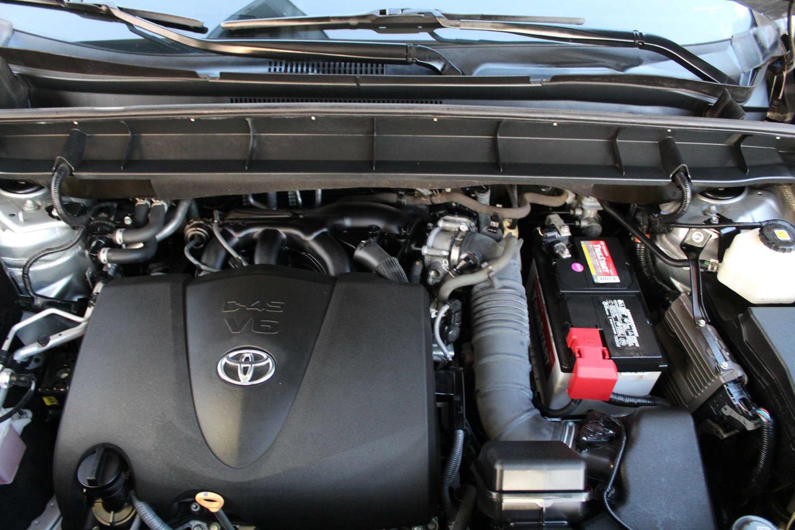 Used 2021 Toyota Highlander L FWD image 37