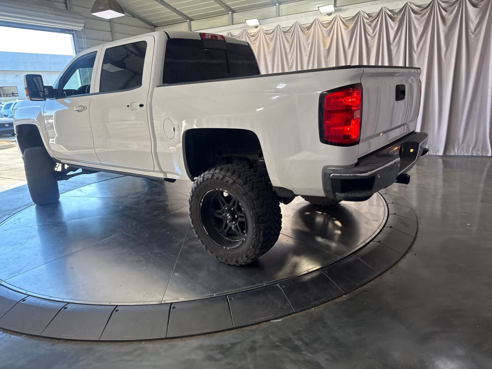 Used 2018 Chevrolet Silverado 1500 LT w/ Max Trailering Package AWD/4WD image 7
