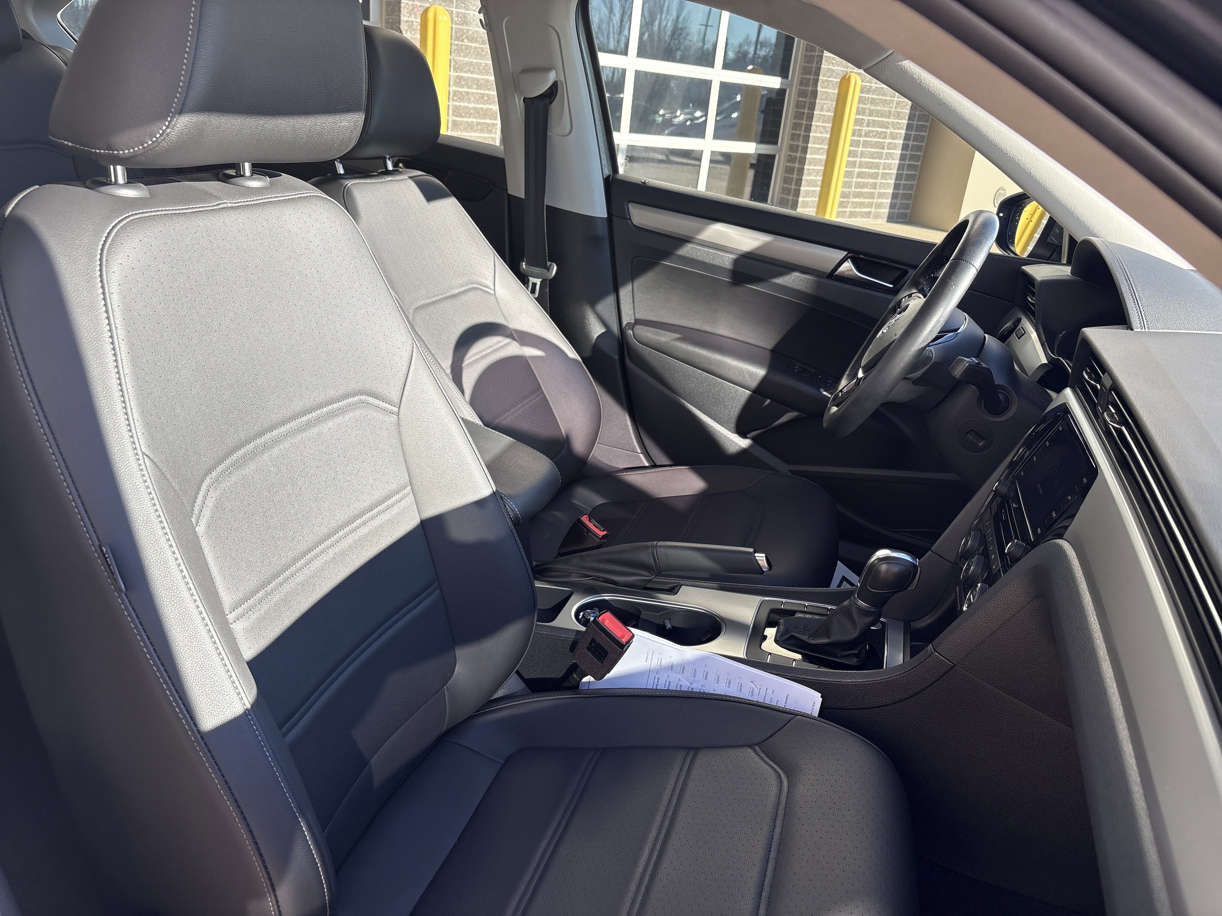 Used 2020 Volkswagen Passat 2.0T SE image 31