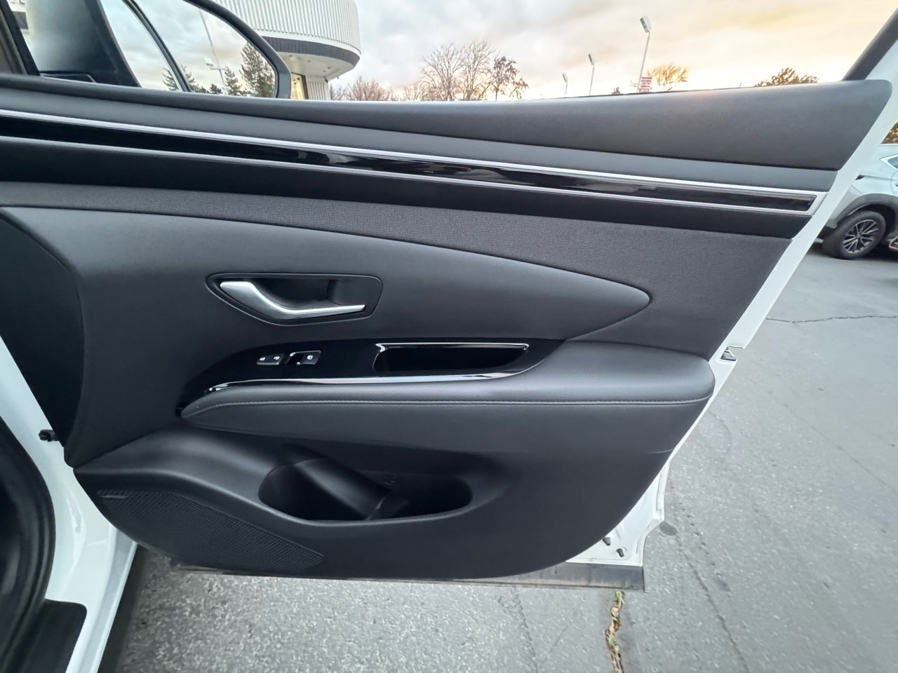 Used 2023 Hyundai Tucson Limited w/ Cargo Package image 24