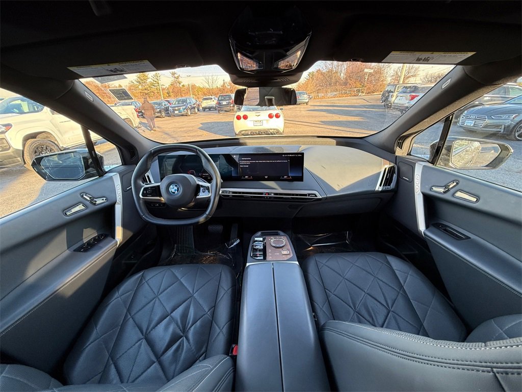 Used 2023 BMW iX xDrive50 w/ Ultimate Package 2 image 19