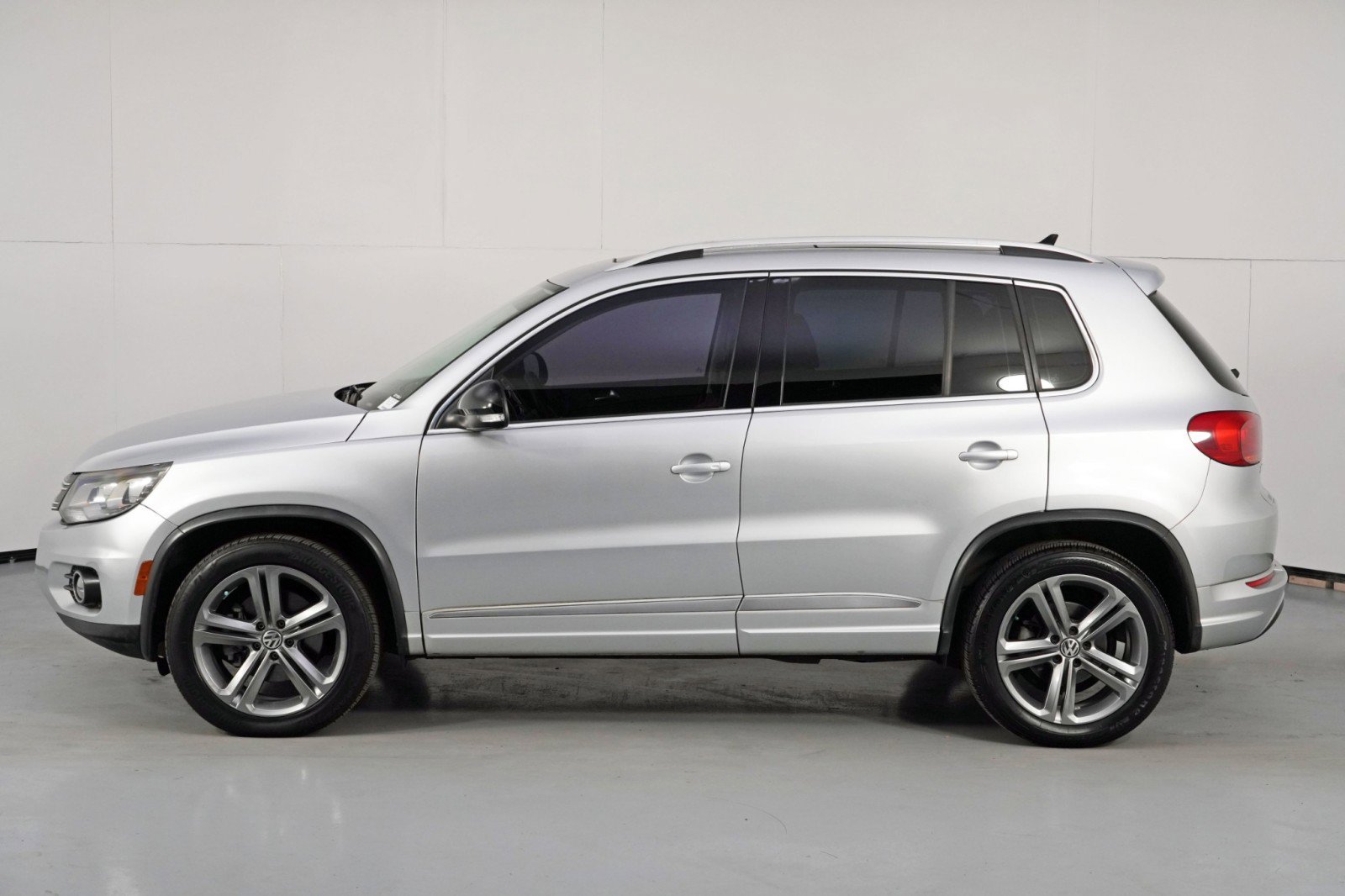 Used 2017 Volkswagen Tiguan Sport image 8