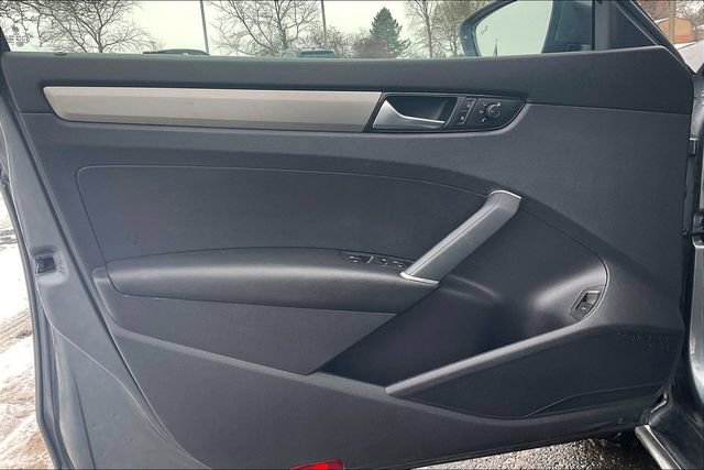 Used 2021 Volkswagen Passat 2.0T S image 22