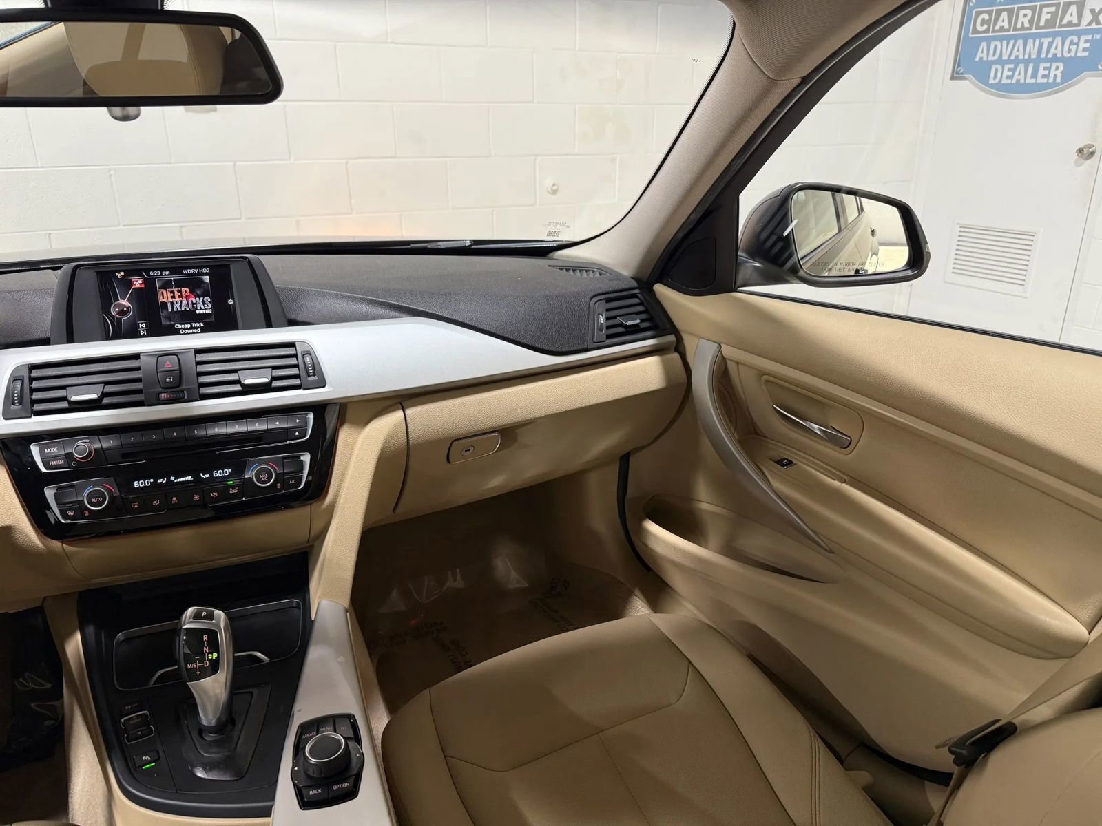 Used 2016 BMW 320i Sedan RWD image 21