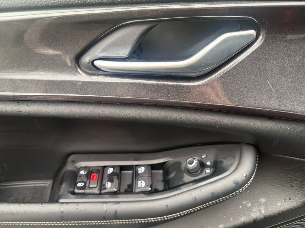 Used 2023 Jeep Grand Cherokee L Laredo image 10