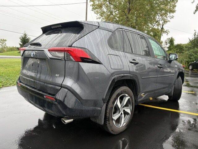 Used 2022 Toyota RAV4 SE w/ Weather & Moonroof Package AWD/4WD image 14