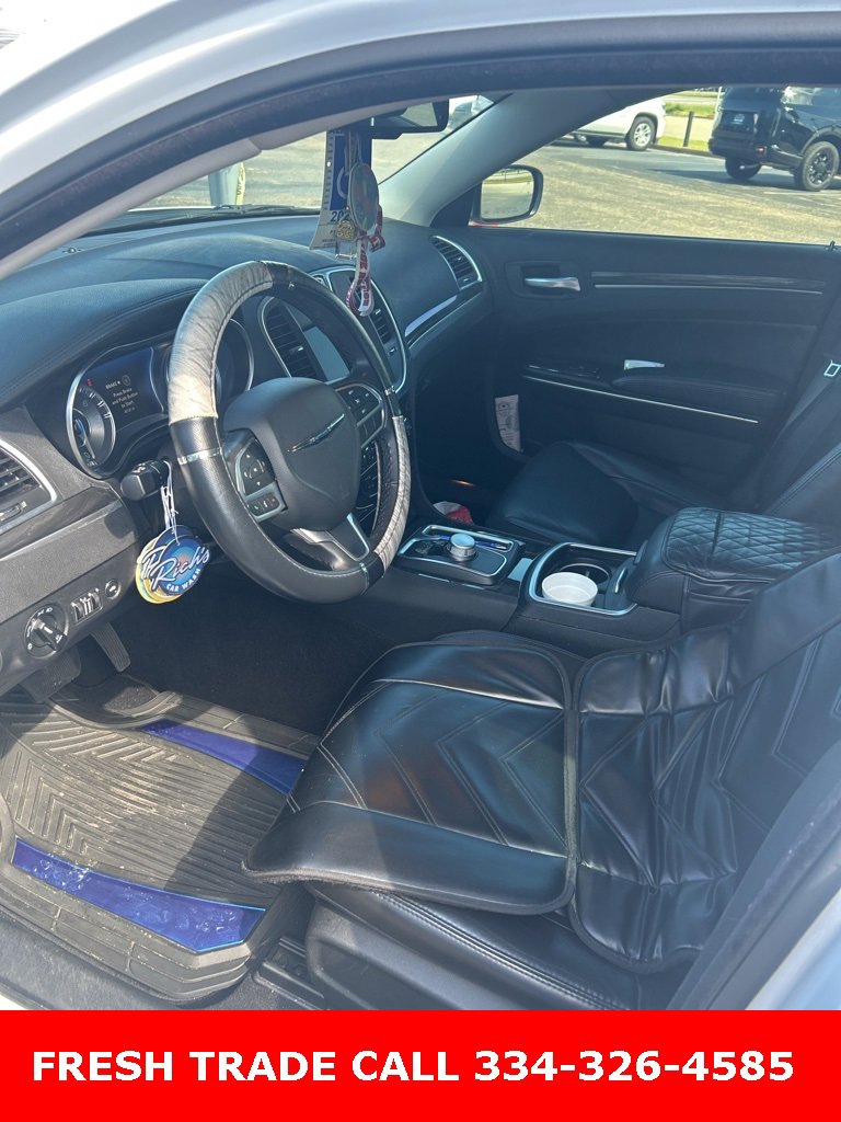 Used 2021 Chrysler 300 Touring L image 6