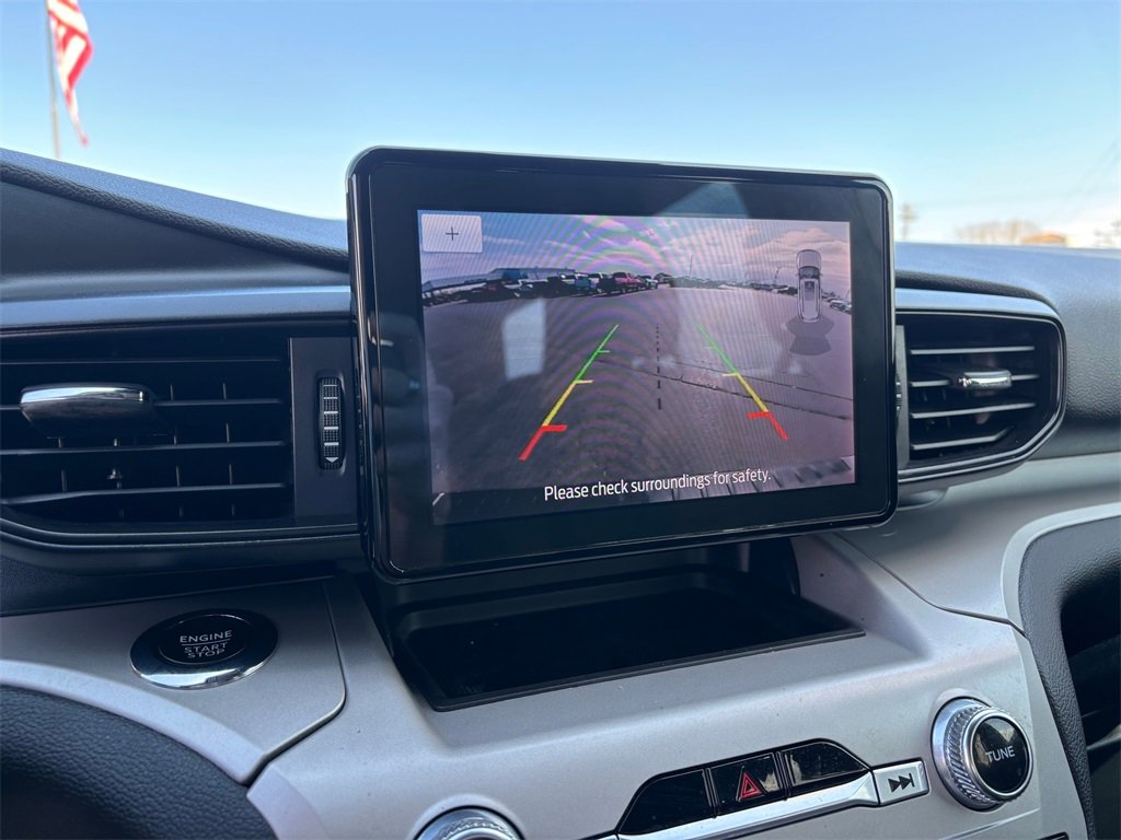 Used 2024 Ford Explorer XLT image 21