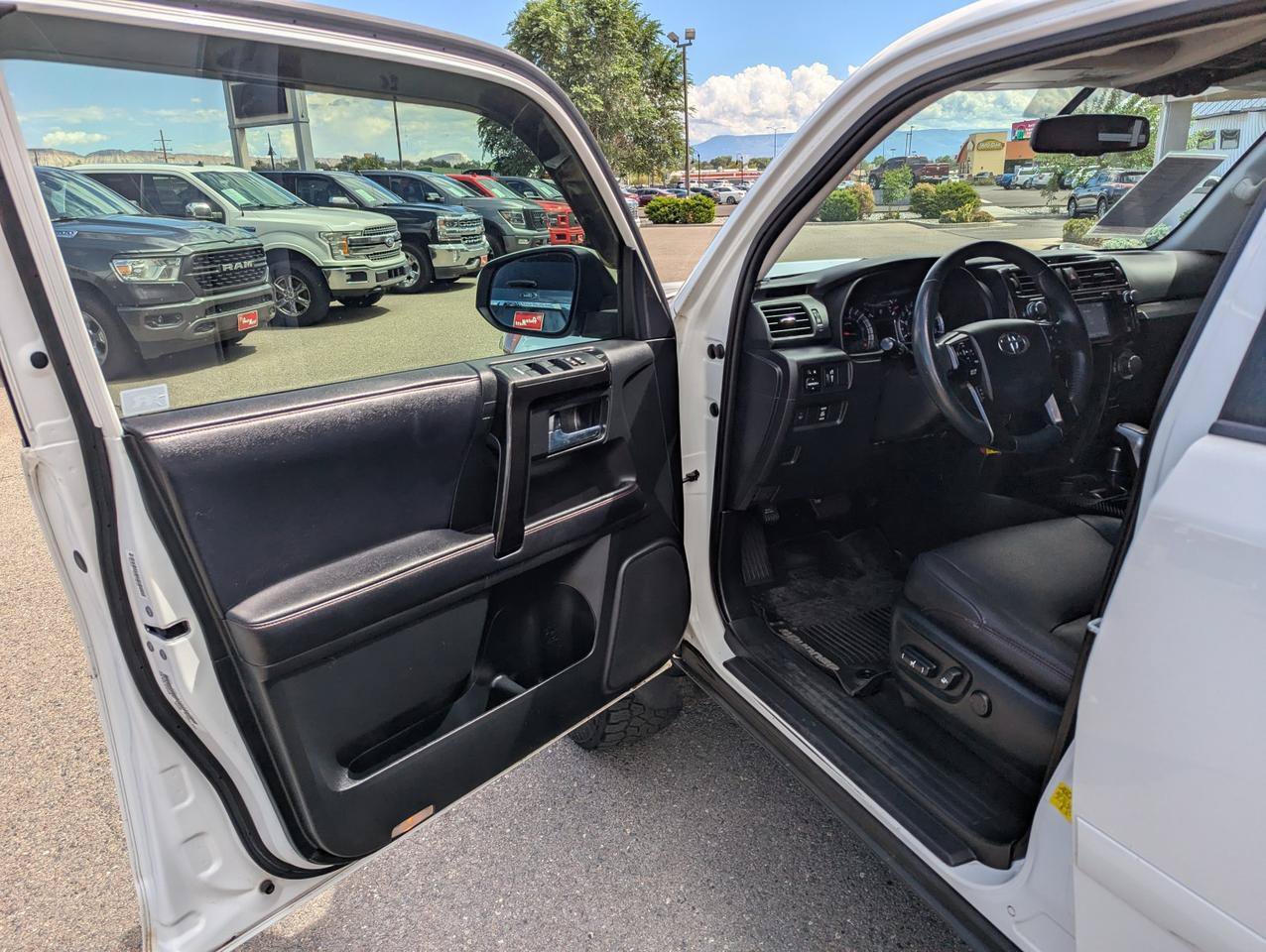 Used 2019 Toyota 4Runner TRD Off-Road Premium AWD/4WD image 8