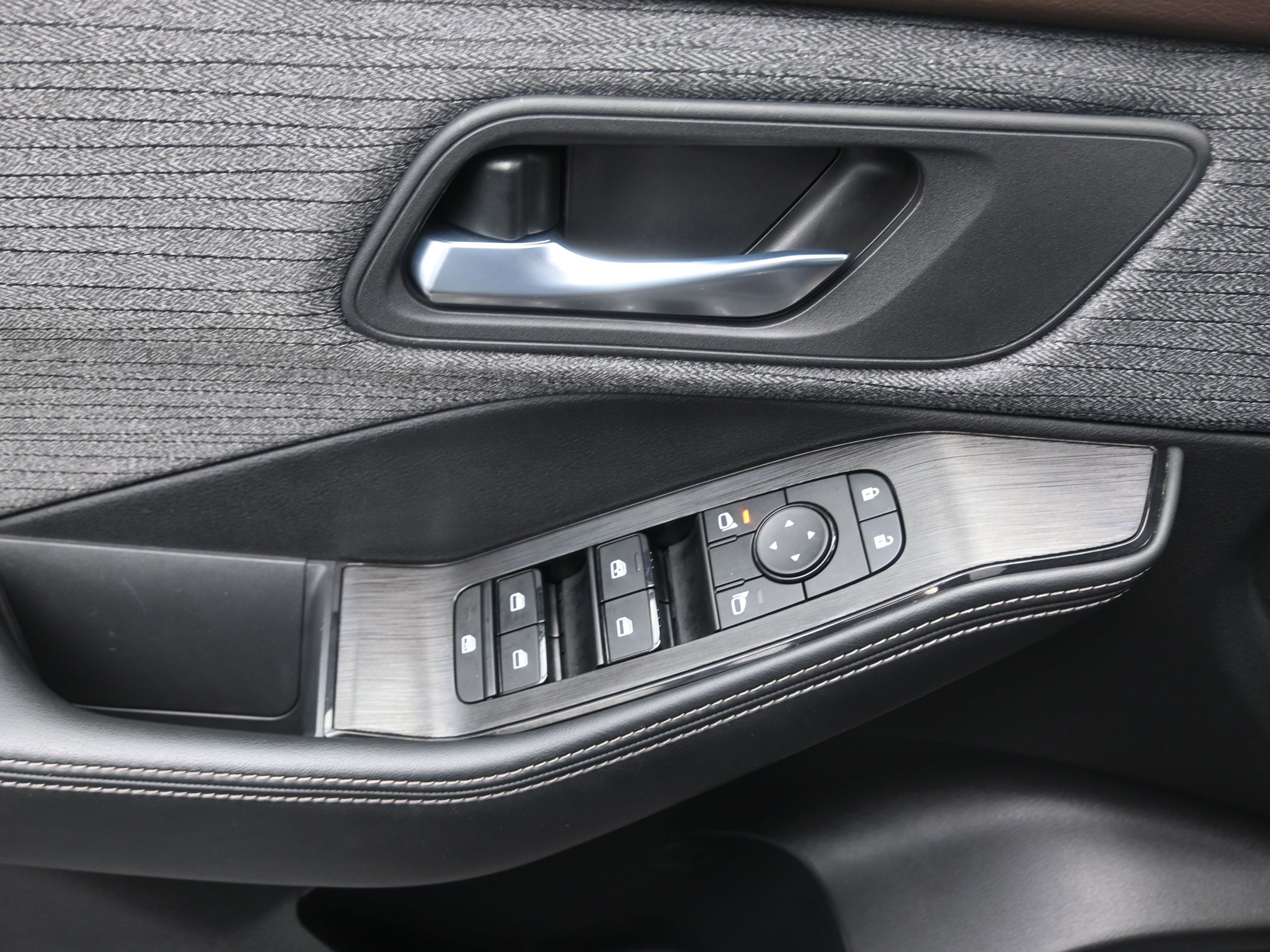 Certified 2023 Nissan Rogue SV image 11