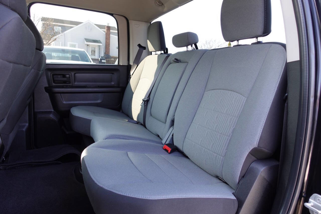 Used 2023 RAM 1500 Express w/ Wheel & Sound Group image 18