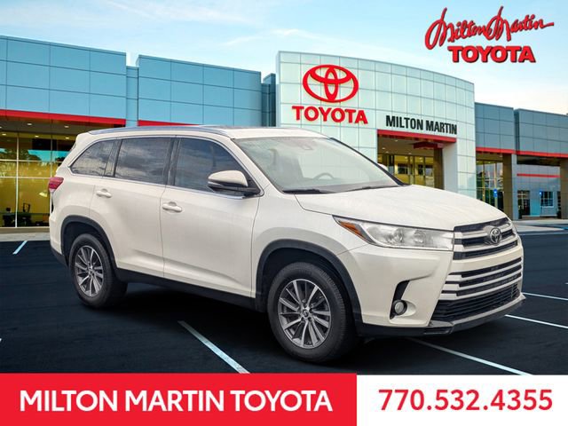 Used 2019 Toyota Highlander XLE image 1