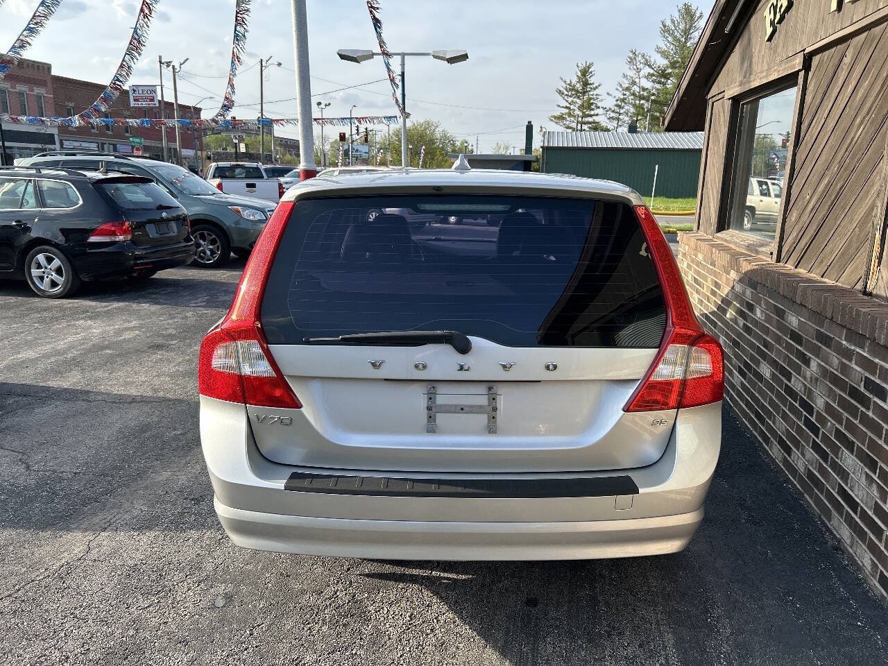 Used 2008 Volvo V70 FWD image 3