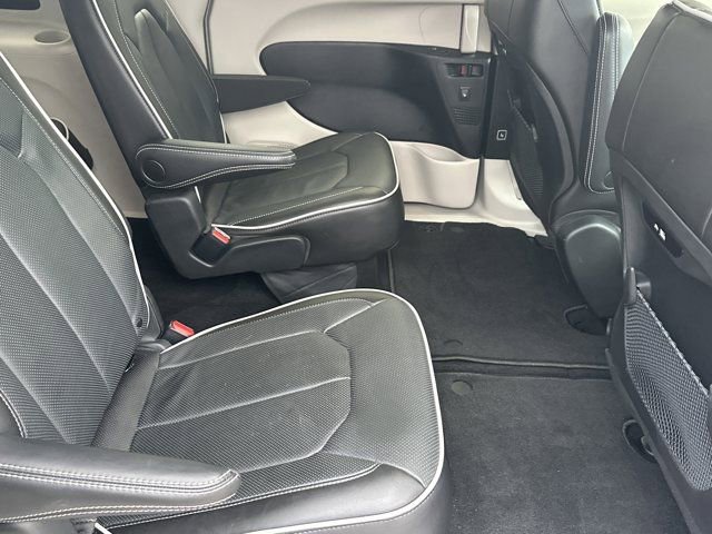 Certified 2024 Chrysler Pacifica Limited image 20